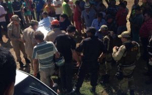 Cabo Rangel sendo atendido