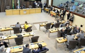 Deputados votaram PLC que dispõem sobre punição para o desperdício de água