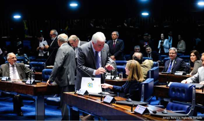 Senado aprova PEC que regulariza situação das vaquejadas