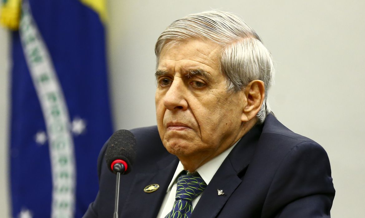 O ministro do Gabinete de Segurança Institucional (GSI), general Augusto Heleno, durante audiência da Comissão de Fiscalização Financeira e Controle da Câmara dos Deputados.