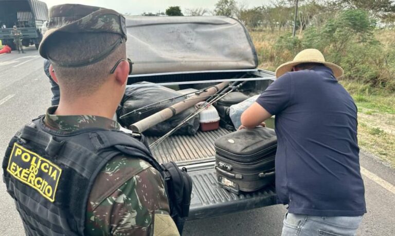 Ministério da Defesa inicia Operação Ágata Oeste, de combate a crimes na fronteira com Bolívia e Paraguai.