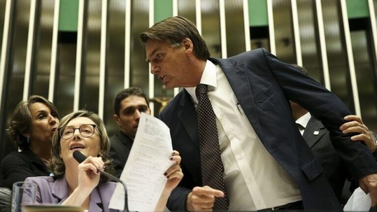 Bolsonaro e Maria do Rosário em Plenário da Câmara dos Deputados / Foto: reprodução