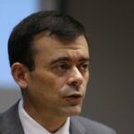 Brasília (DF), 30/05/2023 -  O secretário do Tesouro, Rogério Ceron, dá entrevista coletiva  para comentar o resultado do Tesouro Nacional de abril. Fot José Cruz/Agência Brasil.