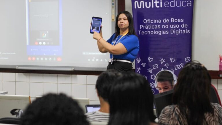 Formação possibilita a professores terem acesso à ferramenta / Foto: Manoel Barbosa / SME