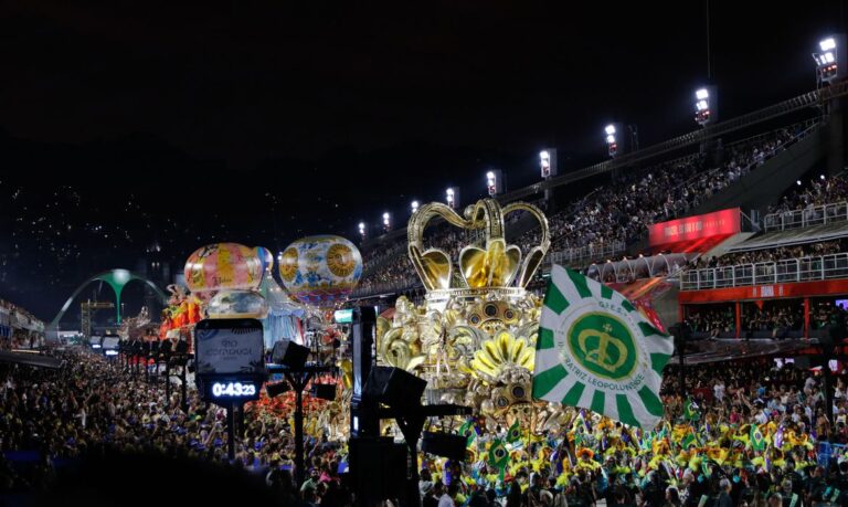 Rio de Janeiro (RJ), 26/02/2023 - A escola de samba Imperatriz Leopoldinense, campeã do Grupo Especial com enredo sobre Lampião, faz o Desfile das Campeãs no Sambódromo da Marquês de Sapucaí.