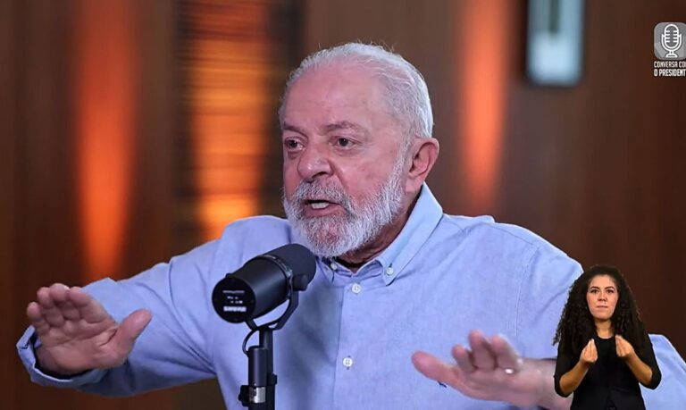 Brasília (DF), 24.10.2023 - Presidente Lula é entrevistado pelo jornalista Marcos Uchoa para o programa Conversa com o Presidente. Imagem: Canal Gov