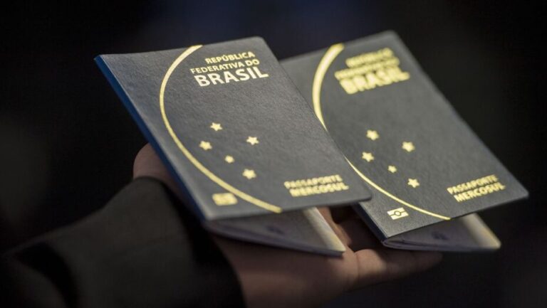 A troca para a nova versão do passaporte não é obrigatória. Foto: Marcelo Camargo/Agência Brasil