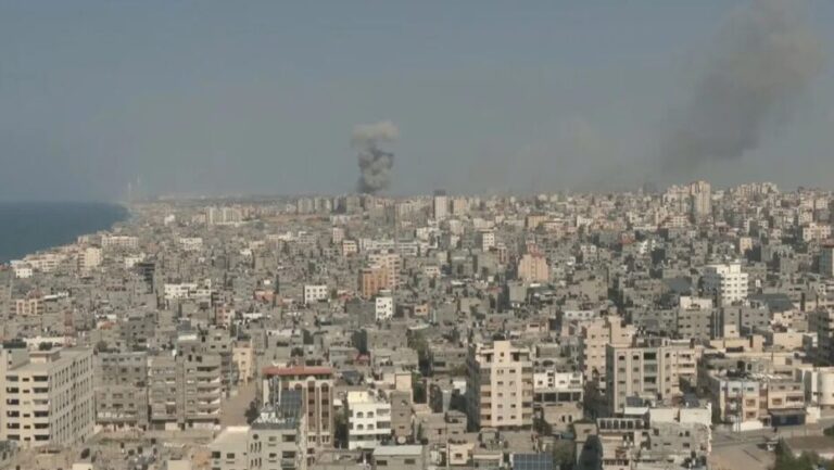 Os Estados Unidos enviaram munições para Israel e advertiram outros países para não escalarem o conflito. Foto: Reprodução/CNN