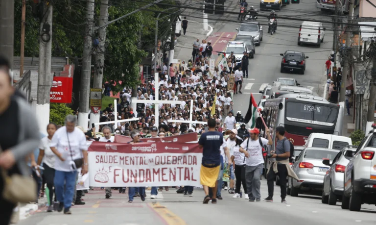 São Paulo (SP), 02/11/2023 - Caminhada pela Vida e pela Paz pede