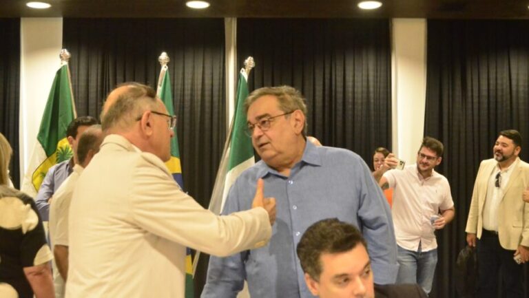 Prefeito de Natal discute com coordenador da bancada federal. Foto: José Aldenir/Agora RN.