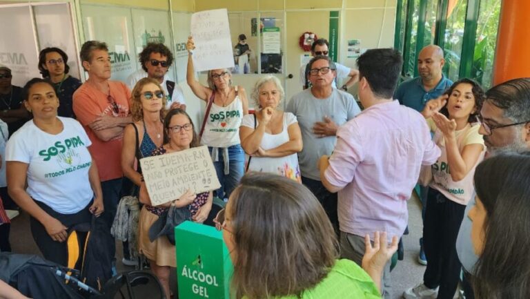 Manifestantes compareceram a sede do Idema, para tentar diálogo com o diretor do órgão ambiental / Foto: Divulgação