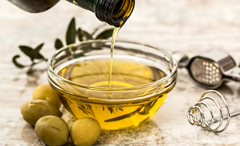 Azeite de oliva. Foto: Divulgação/Internet