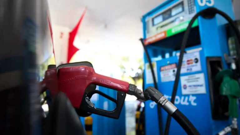 A redução do diesel é a segunda do mês. Em 7 de dezembro, a empresa havia anunciado corte de 6,7% para o combustível. Foto: Arquivo / Agência Brasil