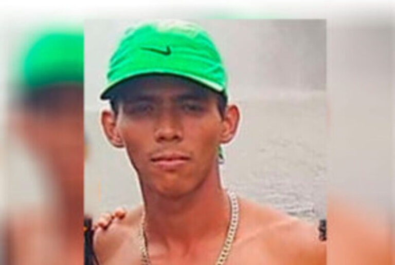 Adriano Alves da Costa Braga tinha 23 anos e era tornozelado. Foto: Reprodução/Fim da Linha.