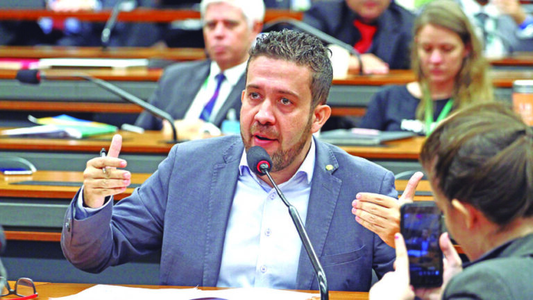 Deputado federal André Janones (Avante-MG), suspeito de praticar rachadinha. Foto: Vinícius Loures/Câmara conselho de ética