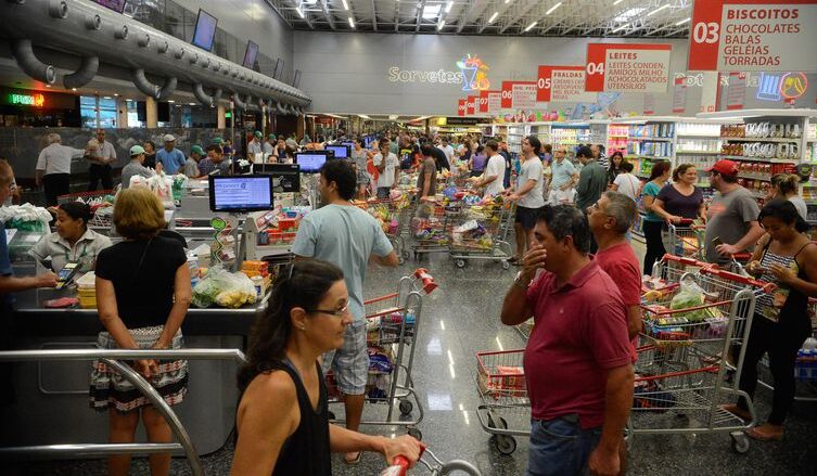 Supermercados do RN pressionam governo a manter alíquota do ICMS em 18%. Foto: Tânia Rêgo / Agência Brasil