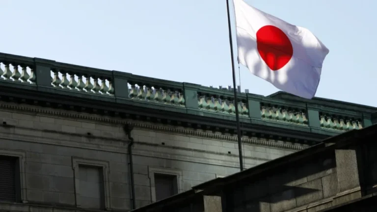 Yoshimasa Hayashi, principal ministro do gabinete do país, disse aos jornalistas que a media "reforçará ainda mais a aliança Japão-EUA". Foto: REUTERS/Yuya Shino