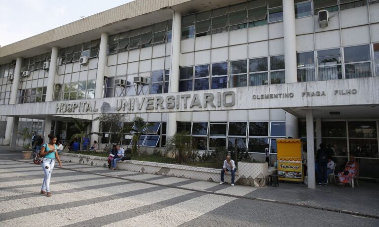 Fachada do Hopital Universitário Clementino Fraga Filho, no Fundão, local de atendimento aos três feridos na explosão em laboratório da Coppe/UFRJ.