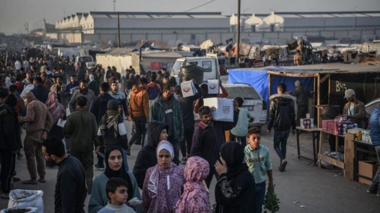 A população de Rafah ultrapassou 1 milhão de pessoas devido aos deslocados. Foto: Getty Images