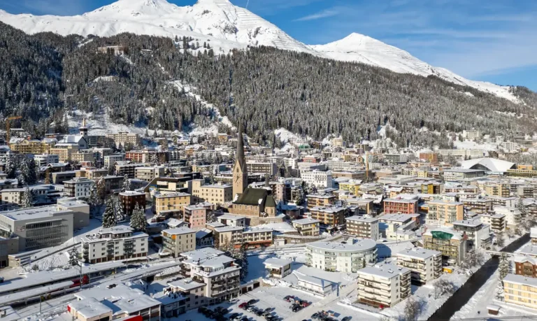 Vista da cidade de Davos, na Suíça
07/12/2023 REUTERS/Denis Balibouse