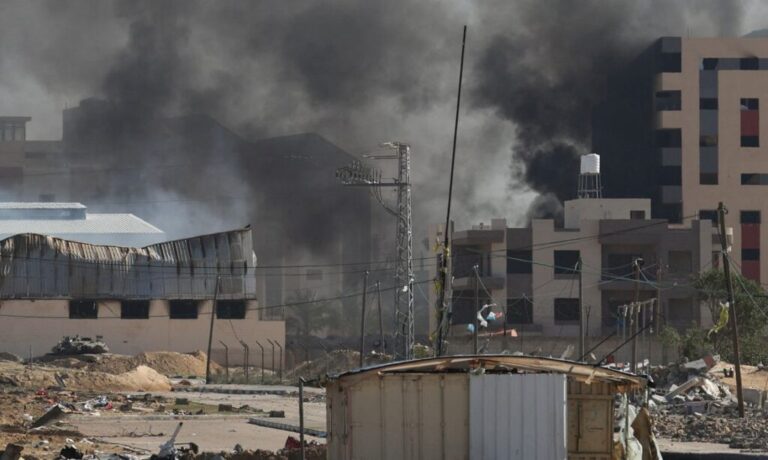 Ataque israelense em Khan Younis, sul de Gaza
 25/1/2024   REUTERS/Ibraheem Abu Mustafa