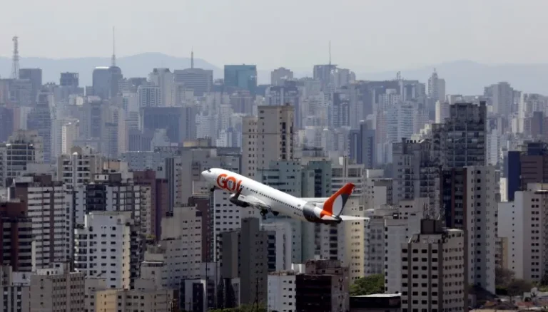 Avião da Gol decola do aeroporto de Congonhas, em São Paulo / Foto: REUTERS/Paulo Whitaker