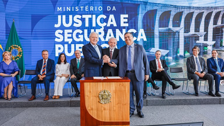 Lewandowski, presidente Lula e Flávio Dino. Foto: Ricardo Stuckert/PR