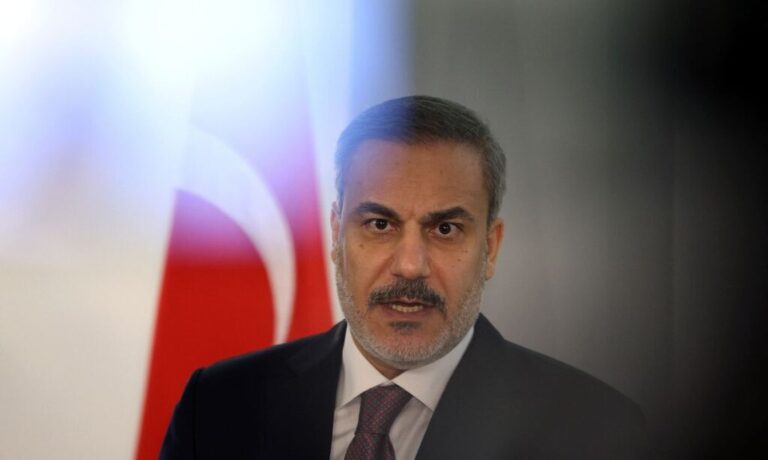 Chanceler turco Hakan Fidan em Sofia
 30/1/2024   REUTERS/Stoyan Nenov