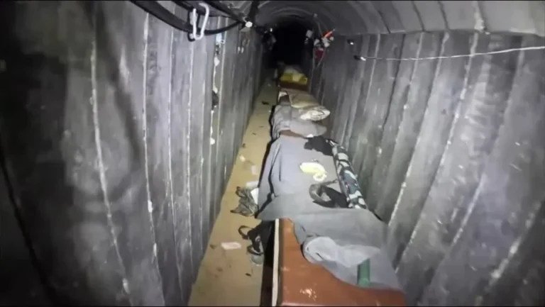 Forças israelenses dizem ter encontrado um túnel de 10 km de comprimento que liga o norte e o sul da Faixa de Gaza / Foto: Exército de Israel