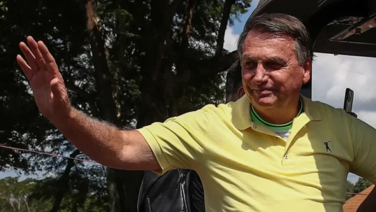 Ato em apoio a Bolsonaro está sendo financiado pela Associação Vitória em Cristo. Foto: REUTERS/Carla Carniel