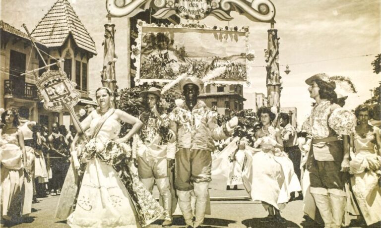 Rio de Janeiro (RJ) 09/02/2024 - Desfile dos Unidos de Santo Cristo, Rio de Janeiro, carnaval de 1953. Arquivo Nacional. Fundo Correio da Manhã. BR_RJANRIO_PH_0_FOT_00137_0017
Foto: Arquivo Nacional/Divulgação