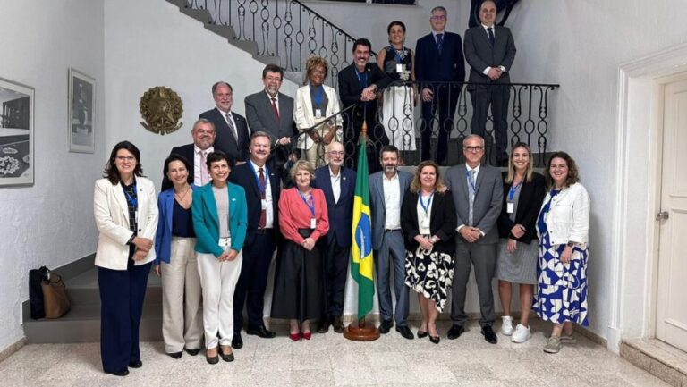 Reunião com o embaixador do Brasil em Cuba, Christian Vargas – Foto: cedida.