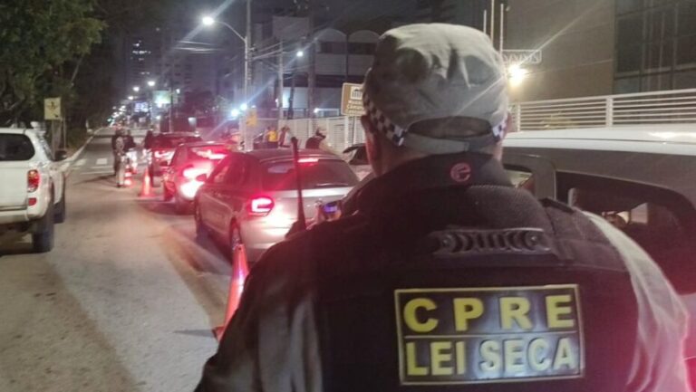Blitz da Lei Seca foi montada na Avenida Hermes da Fonseca / Foto: PMRN