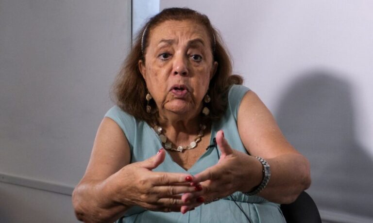 Corina Yoris dá entrevista à Reuters, em Caracas
25/03/2024
REUTERS/Efrain Otero