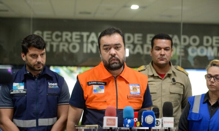 Rio de Janeiro (RJ), 23/03/2024 – O governador do estado do Rio de Janeiro, Cláudio Castro durante coletiva de imprensa no Centro Integrado de Comando e Controle (CICC), na Cidade Nova, no Rio de Janeiro. Foto: Tomaz Silva/Agência Brasil