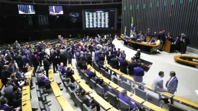 Manutenção da prisão do parlamentar teve o voto favorável de 277 deputados, 20 a mais que o mínimo necessário, Zeca Ribeiro/Câmara dos Deputados