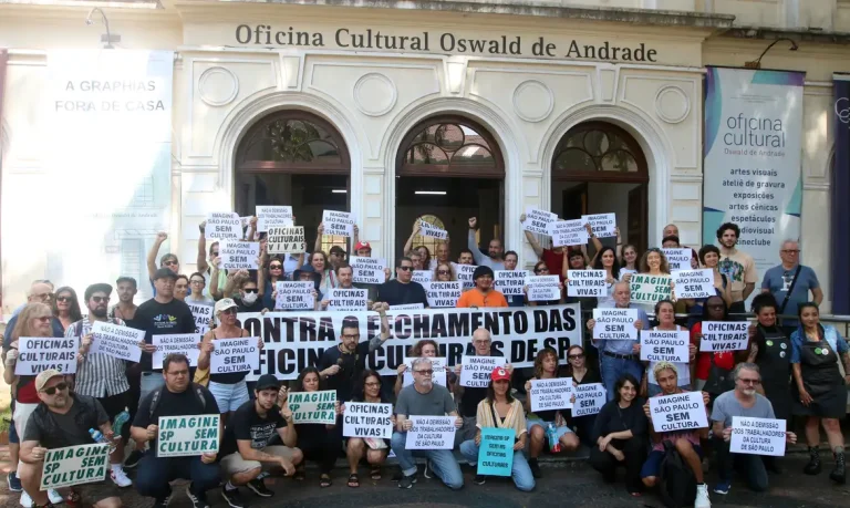 São Paulo (SP), 13/04/2024 - Ato contra o fechamento das Oficinas Culturais na Oficina Cultural Oswald de Andrade em Bom Retiro. Foto: Rovena Rosa/Agência Brasil