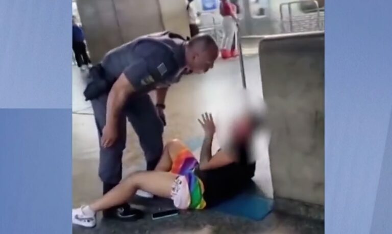 Uma mulher foi agredida com um tapa no rosto por um policial militar, no sábado (6), na estação da Luz do Metrô, no Centro de São Paulo. As imagens gravadas por testemunhas circulam nas redes sociais. Foto: Frame/TV Brasil