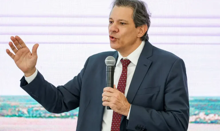 Brasília (DF) 09/04/2024 – O ministro da Fazenda, Fernando Haddad durante anuncio de novas medidas de ajuda e apoio ao Rio Grande do Su
Foto: José Cruz/Agência Brasil