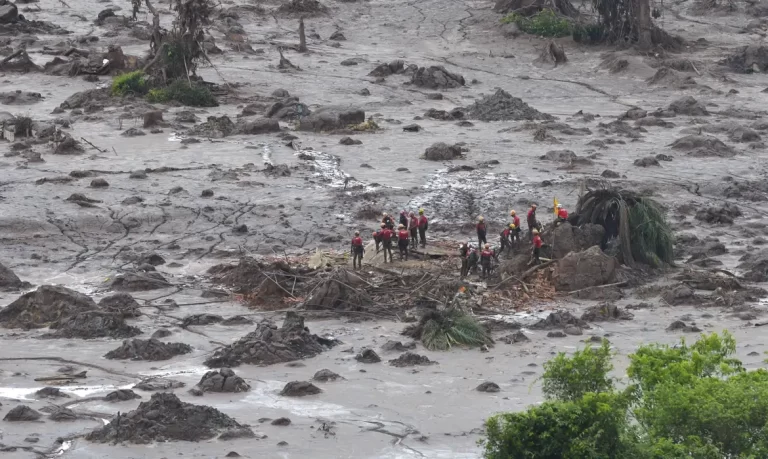 fotos do local onde aconteceu a tragédia pelos os rezidos de menerios das barragens de Santarem e Fundão,na cidade de Bento Rodrigues distrito de Mariana.
Antonio Cruz/ Agência Brasil/Arquivo