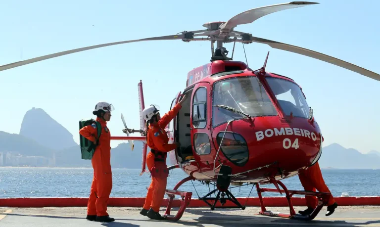 Preparação do Corpo de Bombeiros para o show da Madonna em Copacabana. Foto: Carlos Magno Rodrigues de Figueiredo/Divulgação