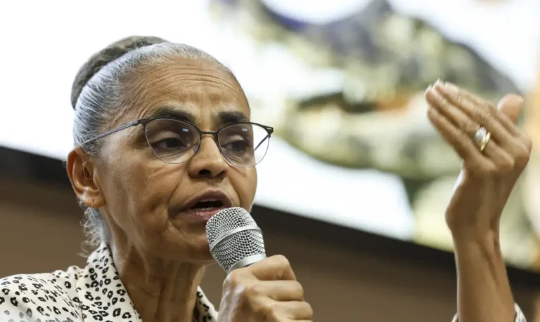 Brasília (DF), 14/03/2024 - A ministra do Meio Ambiente, Marina Silva, participa de cerimônia em celebração ao Dia Nacional dos Animais e para debater as ações do Governo Federal voltadas para a proteção e o bem-estar dos animais. Foto: Marcelo Camargo/Agência Brasil