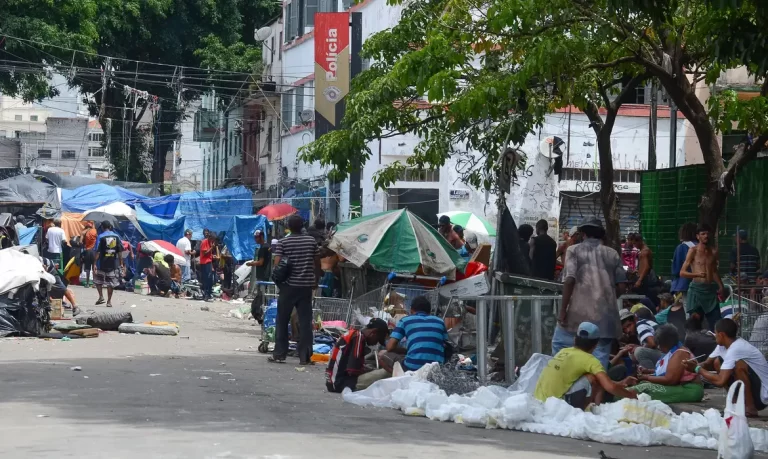 São Paulo - Região entre a Estação da Luz e o Viaduto Santa Ifigênia, conhecida como Cracolândia (Rovena Rosa/Agência Brasil)