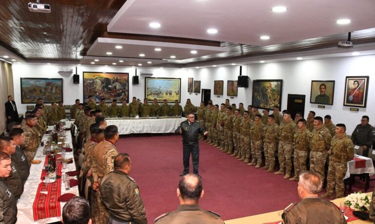 General Juan José Zúñiga fala em  La Paz
25/06/2024
Exército da Bolívia via Facebook/Divulgação via REUTERS