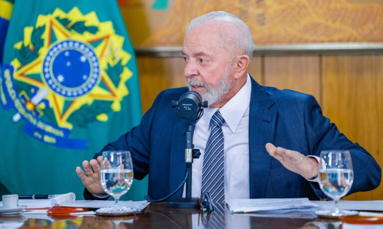 Brasília (DF), 26.06.2024 - Presidente da República, Luiz Inácio Lula da Silva, durante entrevista aos jornalistas Leonardo Sakamoto e Carla Araújo, do UOL, no Palácio do Planalto. Foto: Ricardo Stuckert / PR