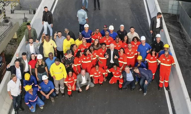 Juiz de Fora (MG) 28.06.2024 - Presidente da República, Luiz Inácio Lula da Silva, durante cerimônia de inauguração do Viaduto Roza Cabinda e de assinatura de Ordens de Serviço para recuperação de trechos da BR-267. Foto: Ricardo Stuckert/PR