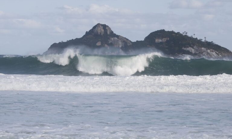 Mar de ressaca no Rio de Janeiro após ciclone extratropical ir para o oceano
Foto: Fernando Frazão/Agência Brasil/Arquivo