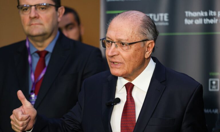 Rio de Janeiro (RJ), 13/06/2024 - O presente da república em exercício, Geraldo Alckmin durante o FII Priority Summit, no Copacabana Palace, na zona sul da capital fluminense. Foto: Tomaz Silva/Agência Brasil