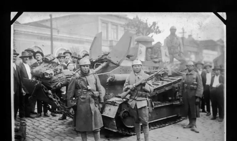 São Paulo (SP) 07/06/2024 - Em 1924, a cidade de São Paulo vivenciou um cenário de guerra. Por 23 dias, bairros operários como a Mooca, Brás, Cambuci, Ipiranga e Belenzinho ficaram sob intenso bombardeio das forças legalistas sob as ordens do ex-presidente Artur Bernardes (1875-1955).
Foto: Acervo Alesp/Divulgação