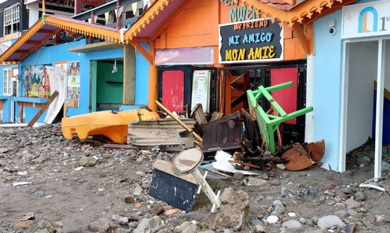 Danos em Soufriere causados por furacão Beryl
1/7/2024  REUTERS/Thomas Leonce.